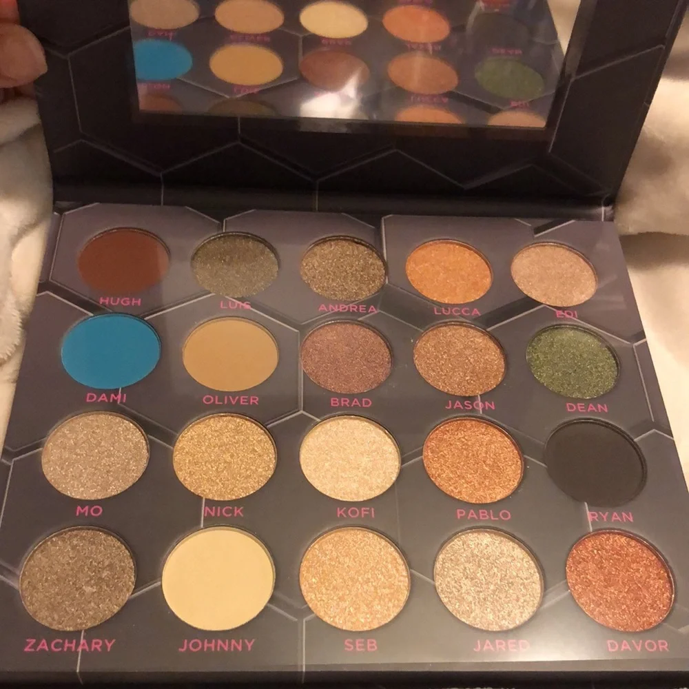 New Beebeauty Barbarella 20 pan palette